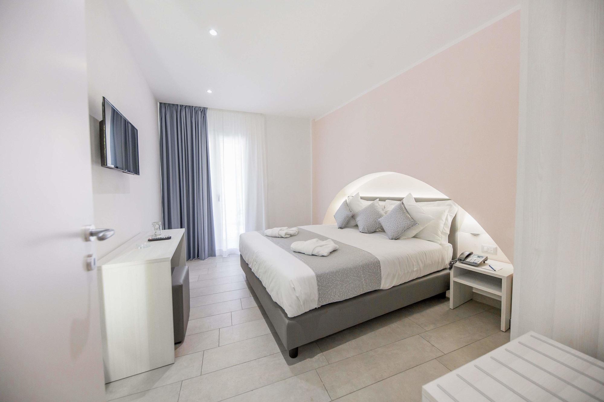 Ossuna Bay Hotel Boutique Чефалу Екстериор снимка