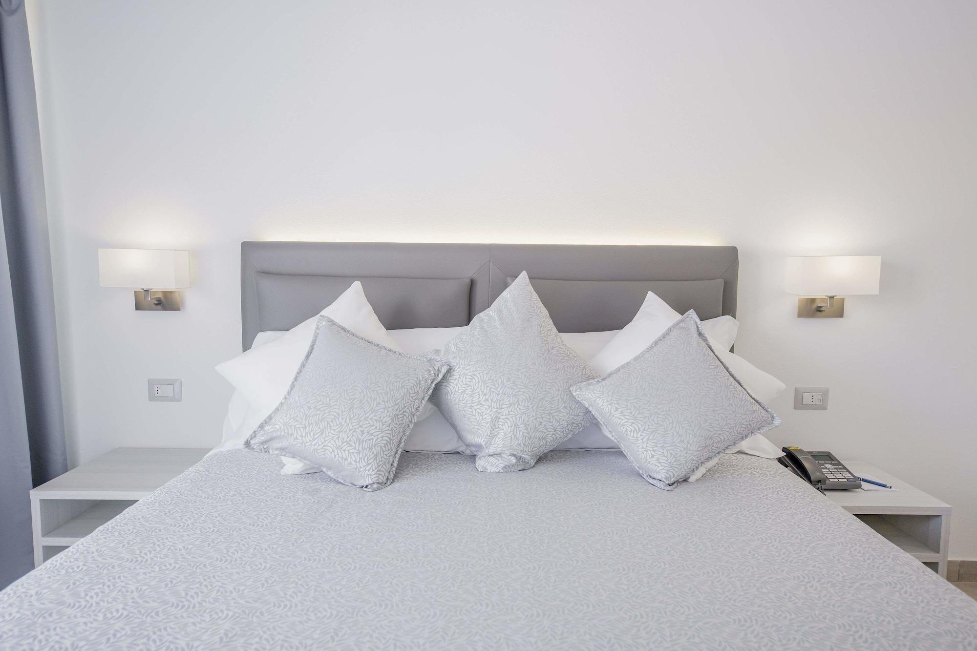 Ossuna Bay Hotel Boutique Чефалу Екстериор снимка
