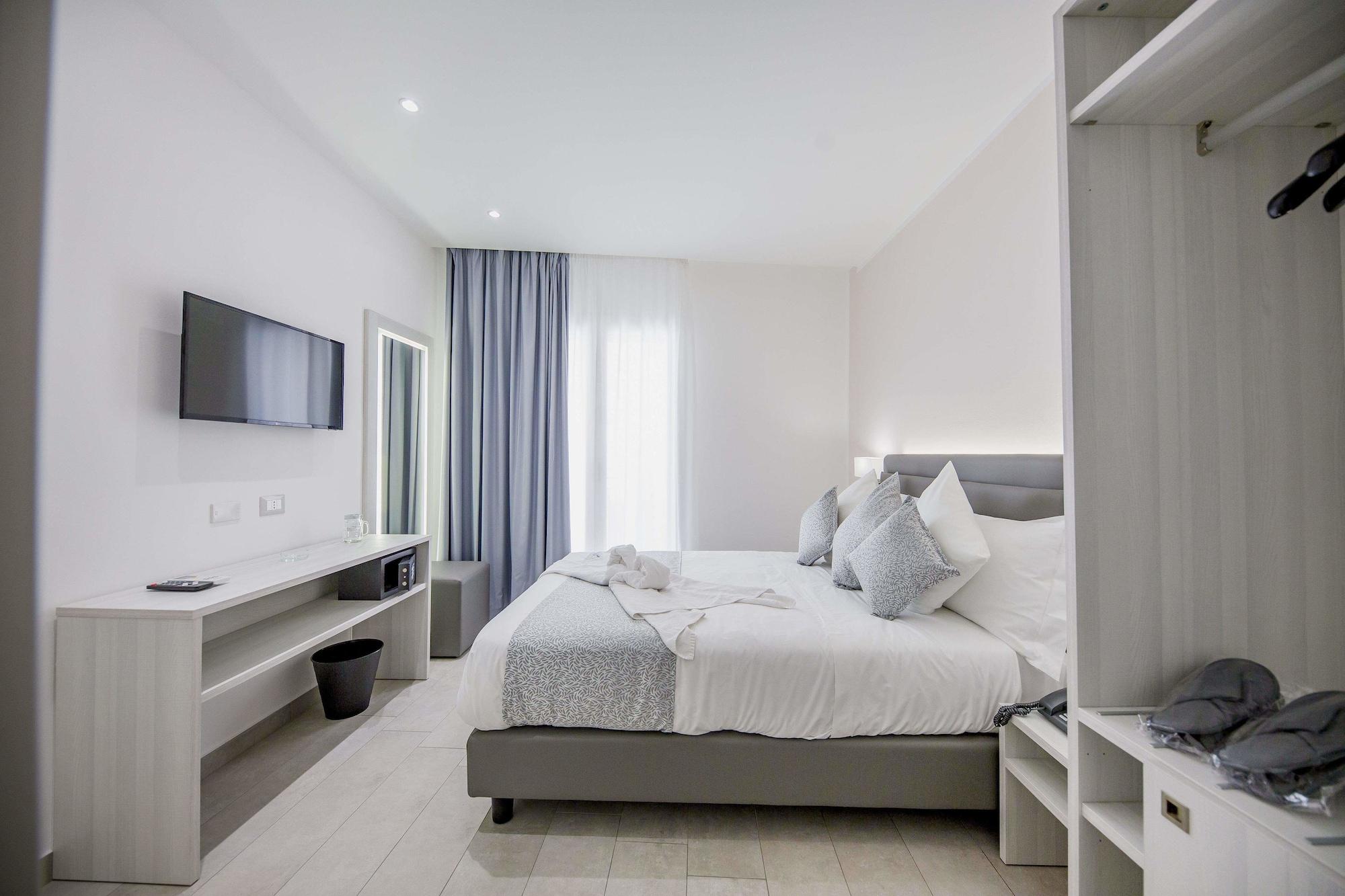 Ossuna Bay Hotel Boutique Чефалу Екстериор снимка