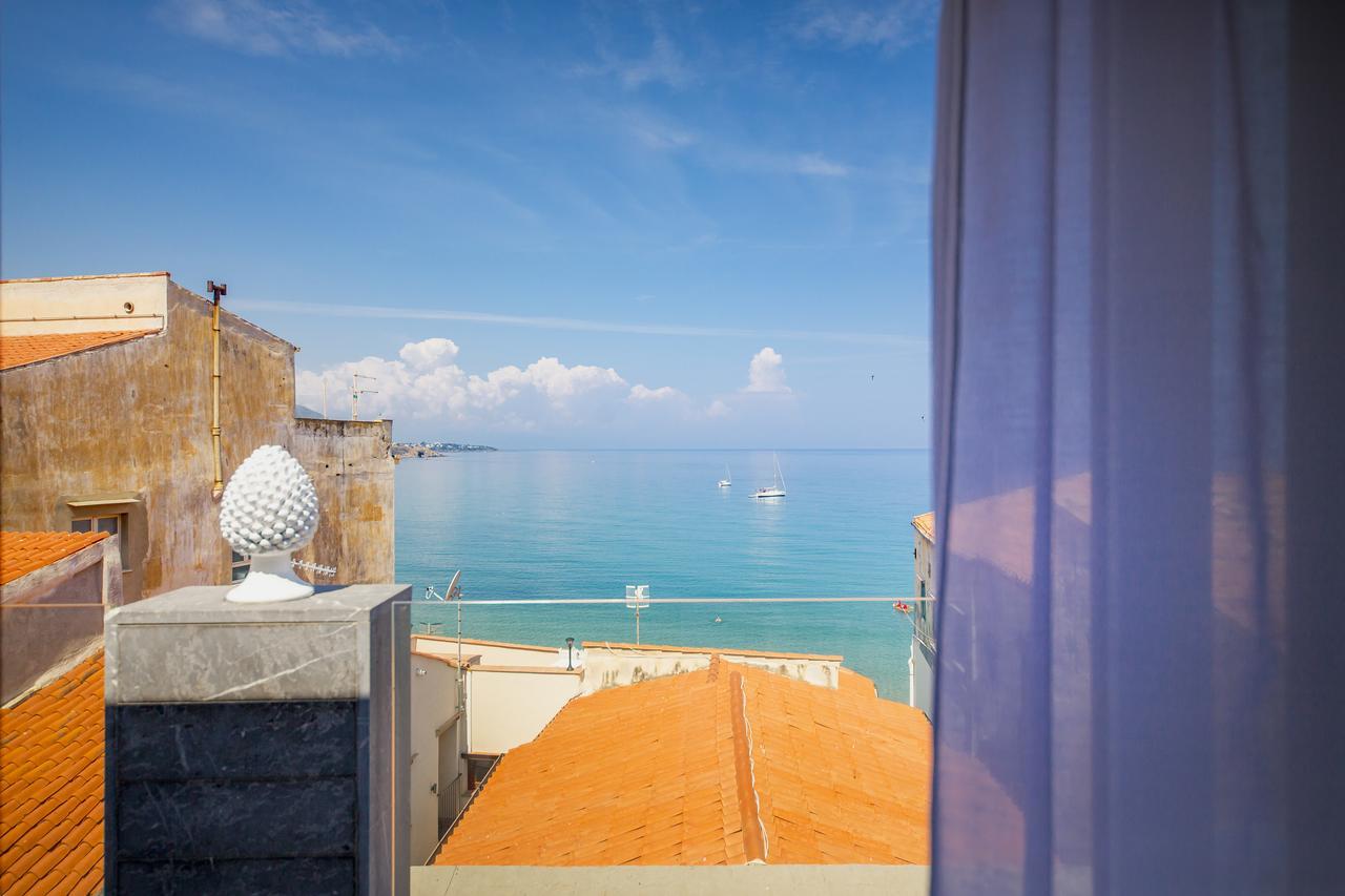 Ossuna Bay Hotel Boutique Чефалу Екстериор снимка