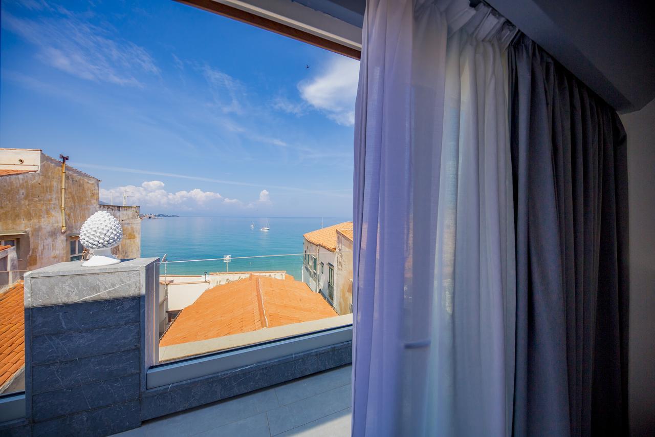 Ossuna Bay Hotel Boutique Чефалу Екстериор снимка