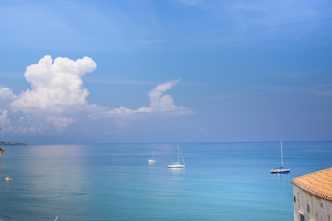 Ossuna Bay Hotel Boutique Чефалу Екстериор снимка