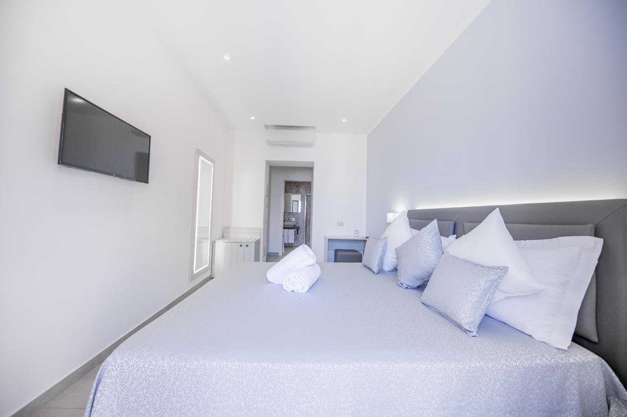 Ossuna Bay Hotel Boutique Чефалу Екстериор снимка