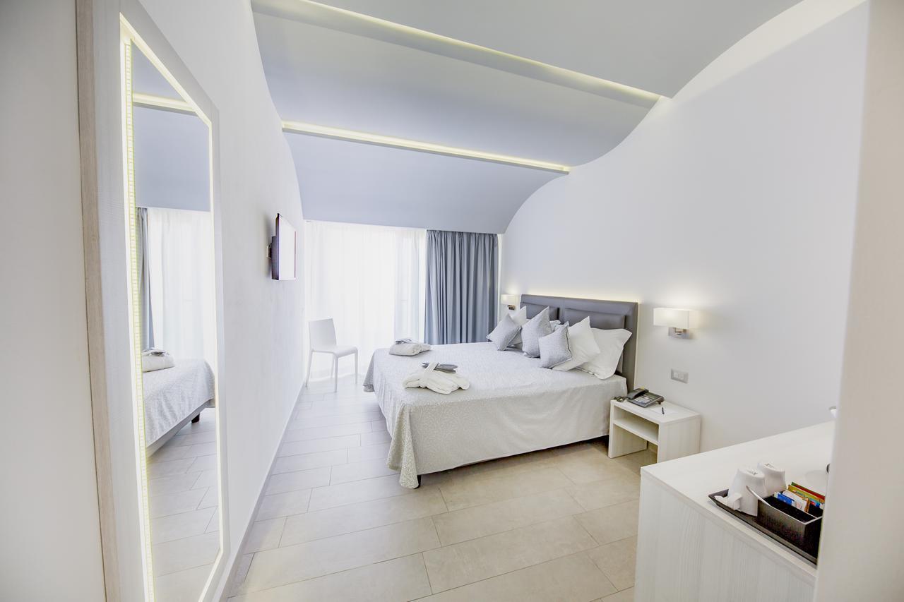 Ossuna Bay Hotel Boutique Чефалу Екстериор снимка
