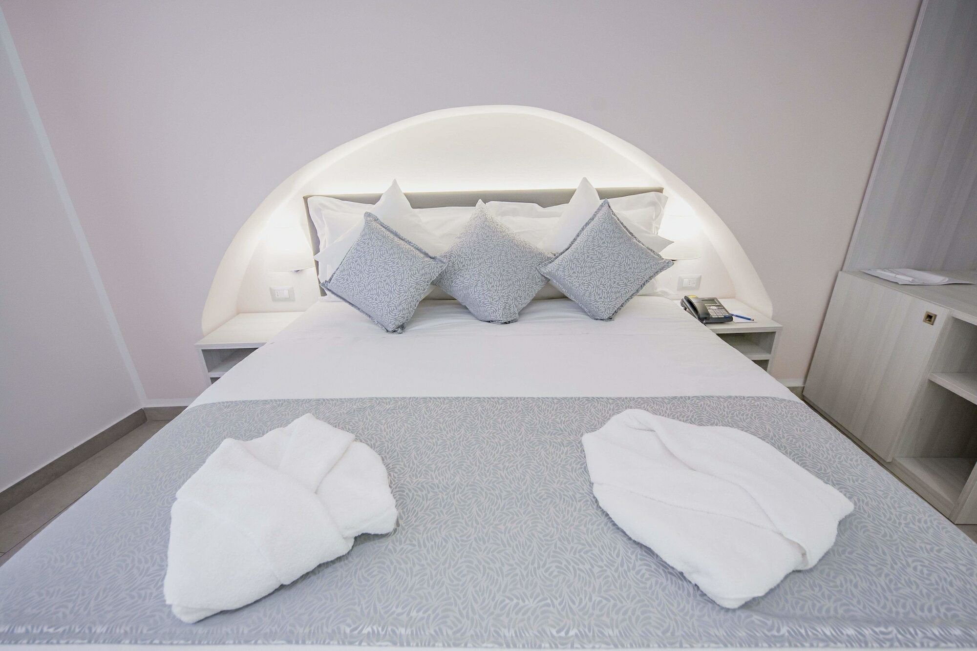 Ossuna Bay Hotel Boutique Чефалу Екстериор снимка